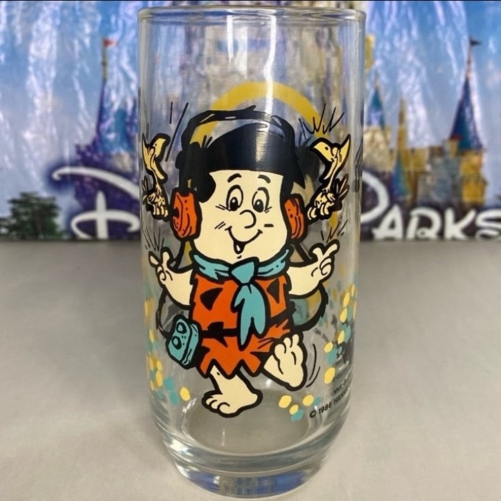 Pizza Hut Vintage 1968 Freddy Flintstones cup